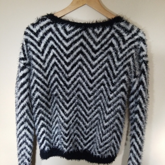 Xhilaration fuzzy  sleeve sweater - Picture 4 of 5